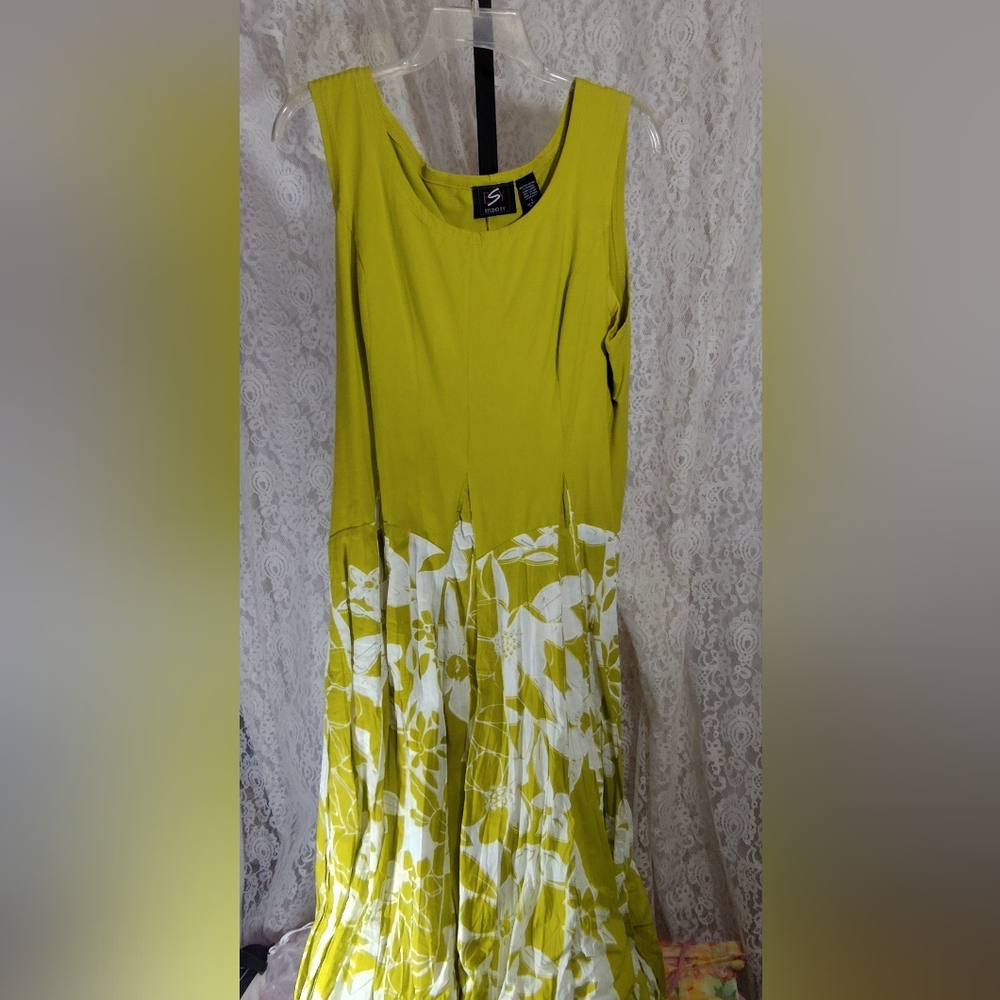 Studio E Y (Vasna Design) Stylish Green and White Maxi Dress